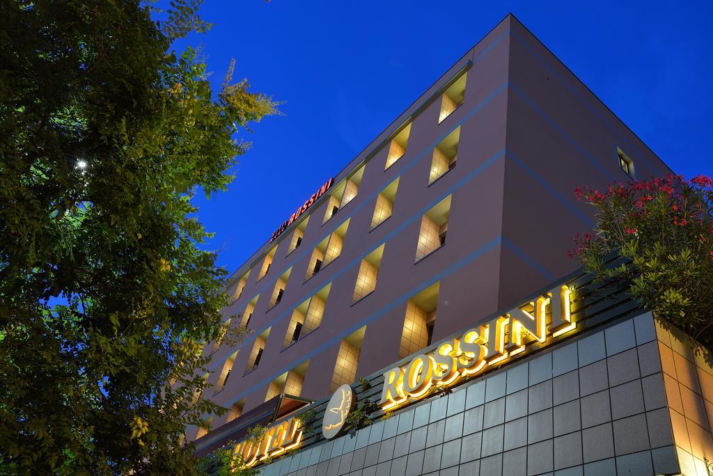 Hotel Rossini Пезаро Екстер'єр фото